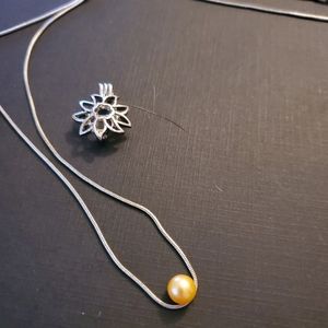 Sunflower pendant necklace